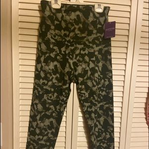 Yummie Women's Camouflage Leggings